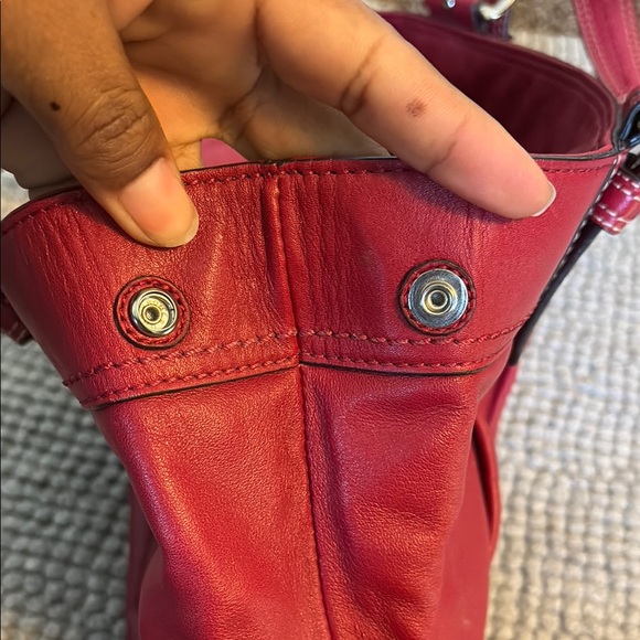 Striking Red Leather Shoulder Bag with Pleated Design - Picture 7 of 16